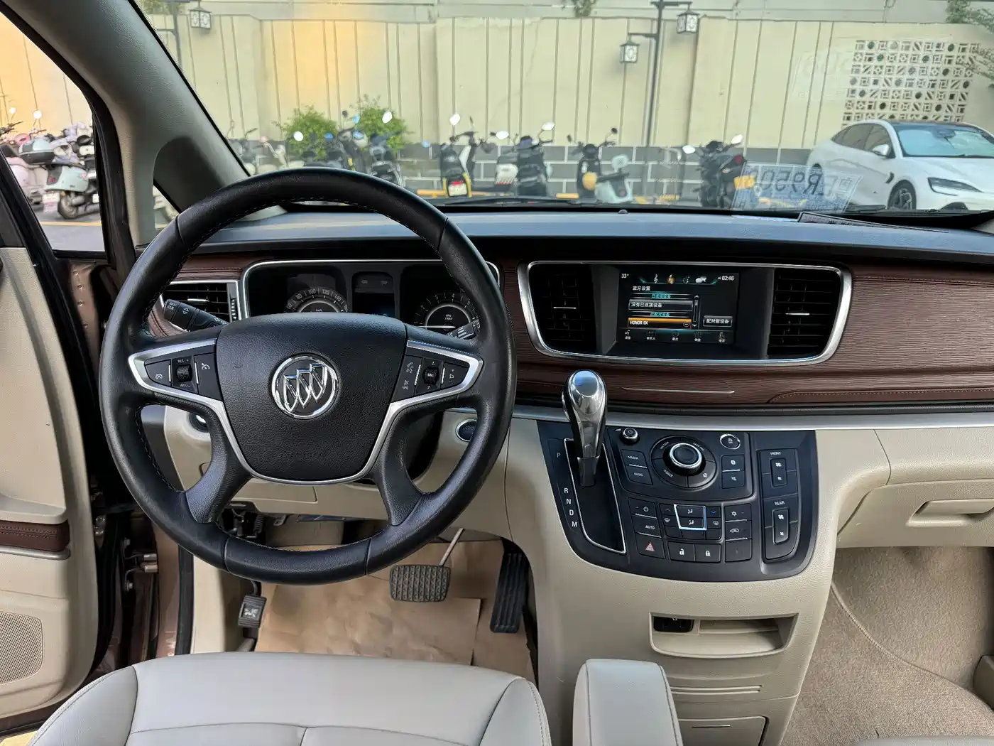Фото 15 - Buick GL8