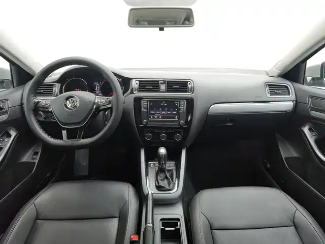 Volkswagen Sagitar 2018 280TSI DSG Spark Edition — фото 5