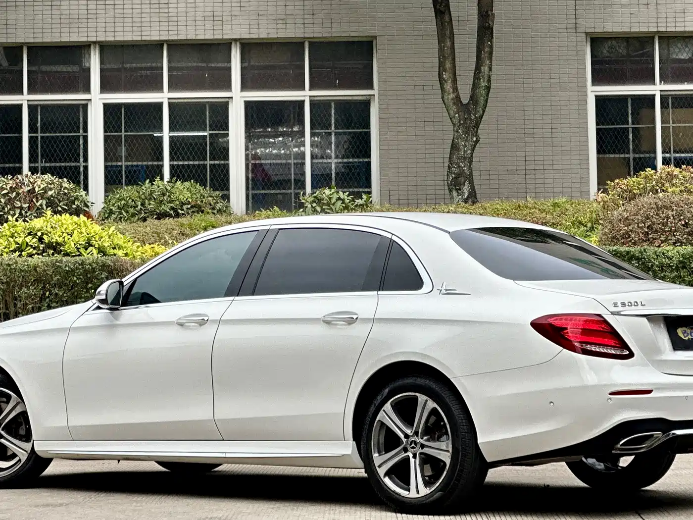 Mercedes-Benz E-Class 2016 E 200 L Sport Type фото 4
