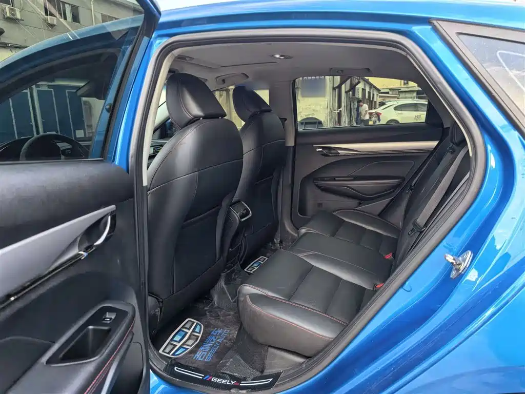 Фото 23 - Geely Binrui
