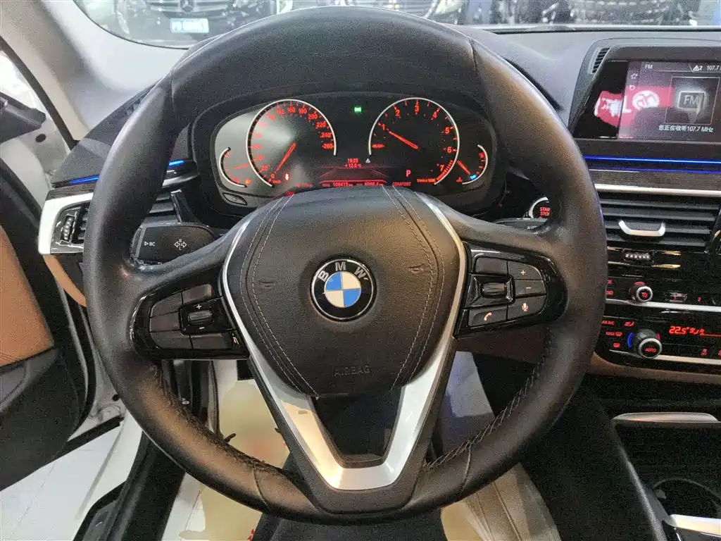 BMW 5 Series 2018 528Li Launch Special Edition фото 11