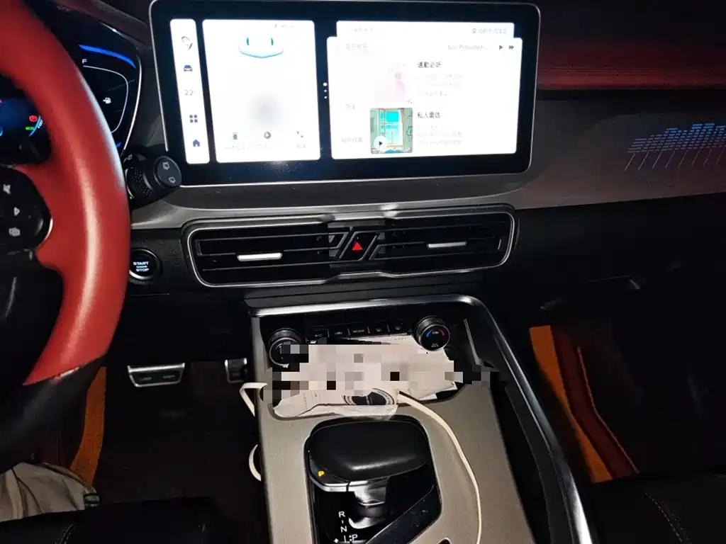 Фото 6 - Geely Coolray