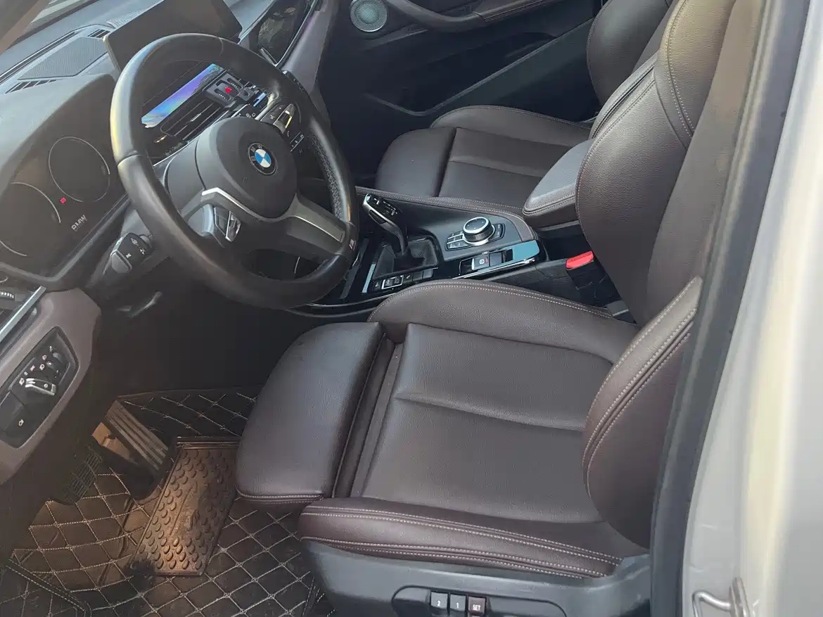 Фото 9 - BMW X1