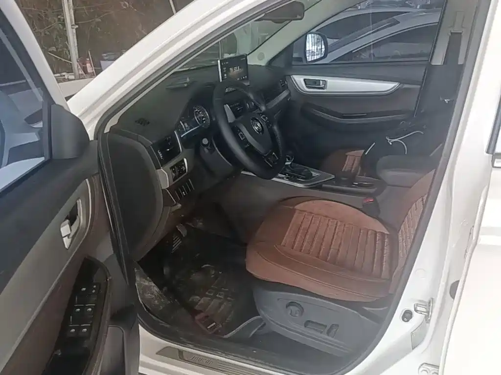 Dongfeng Fengxing Jingyi X5 2018 2017 Joy Series 1.5T CVT Smart Connect