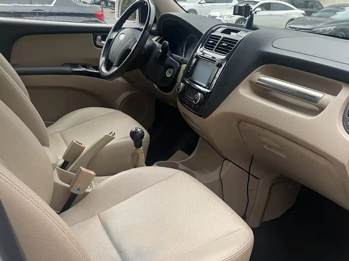 Kia Sportage 2011 2.0L Manual 2WD GLS фото 14