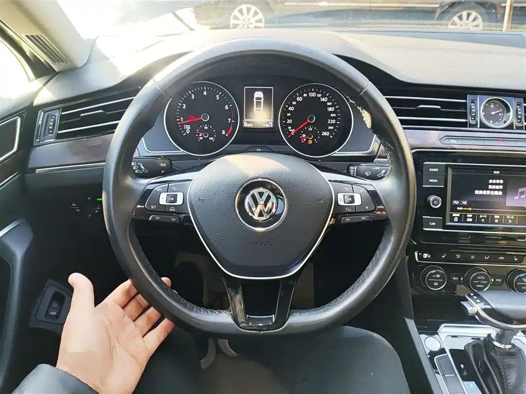 Volkswagen Magotan 2018 330TSI DSG Luxury фото 11
