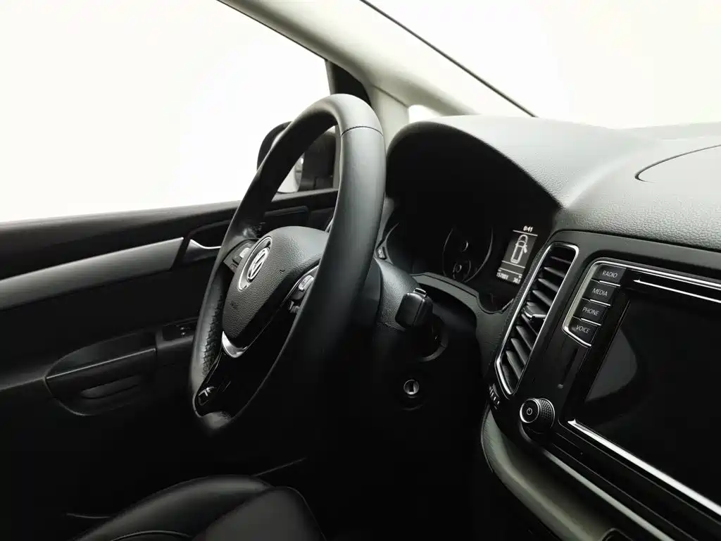 Фото 22 - Volkswagen Sharan