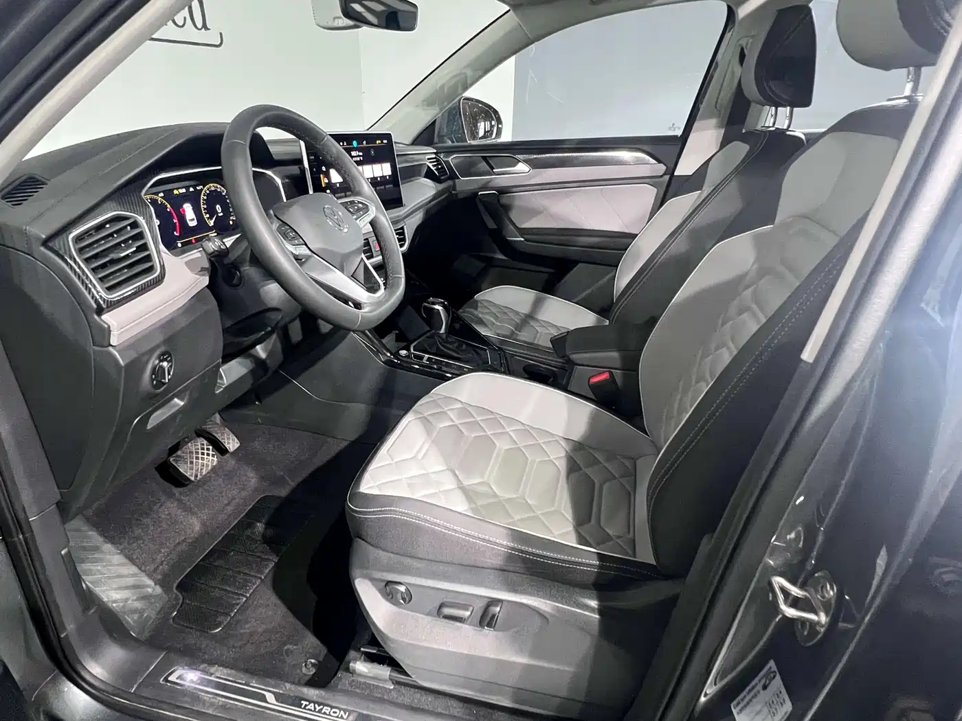 Volkswagen Tayron 2023 330TSI 2WD Luxury Plus Advanced Edition фото 7
