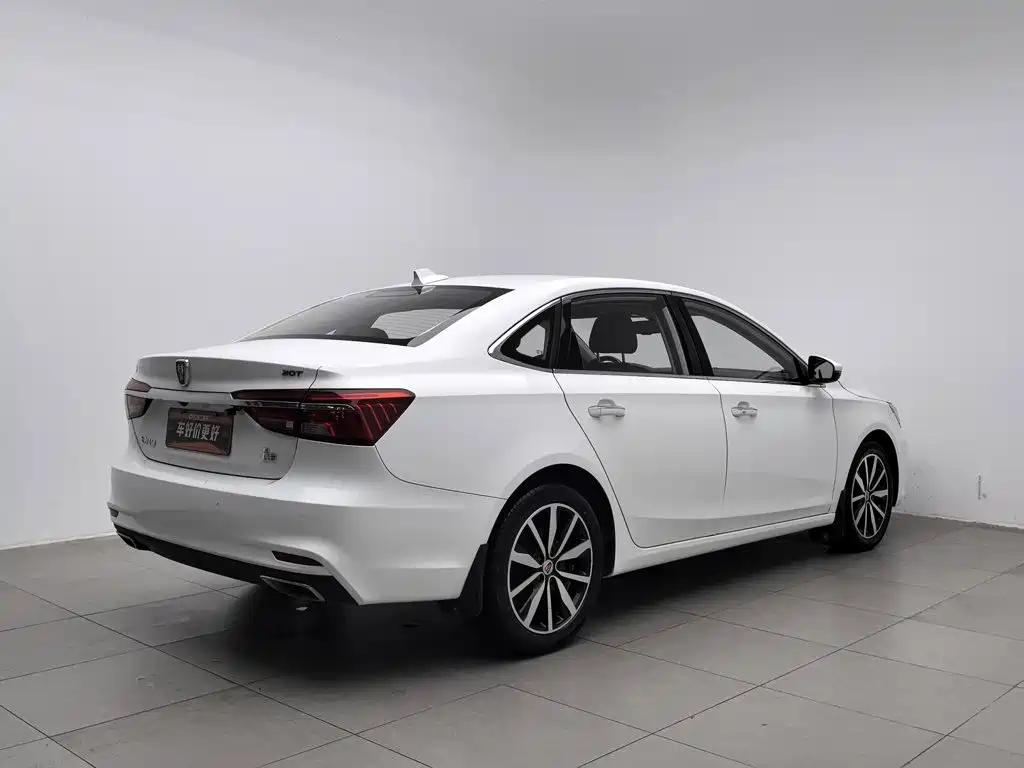 Фото 2 - Roewe i6