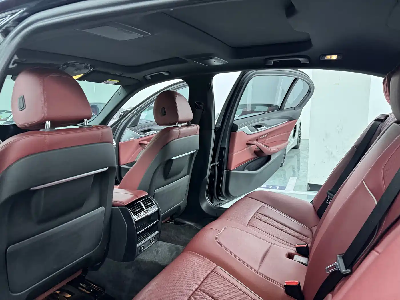 BMW 5 Series 2021 530Li Leading M Sport Package фото 9