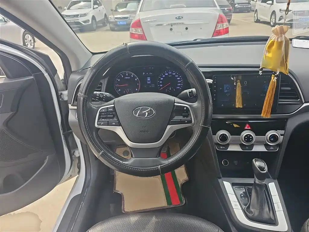 Hyundai Elantra 2019 1.5L CVT Smart Elite фото 11