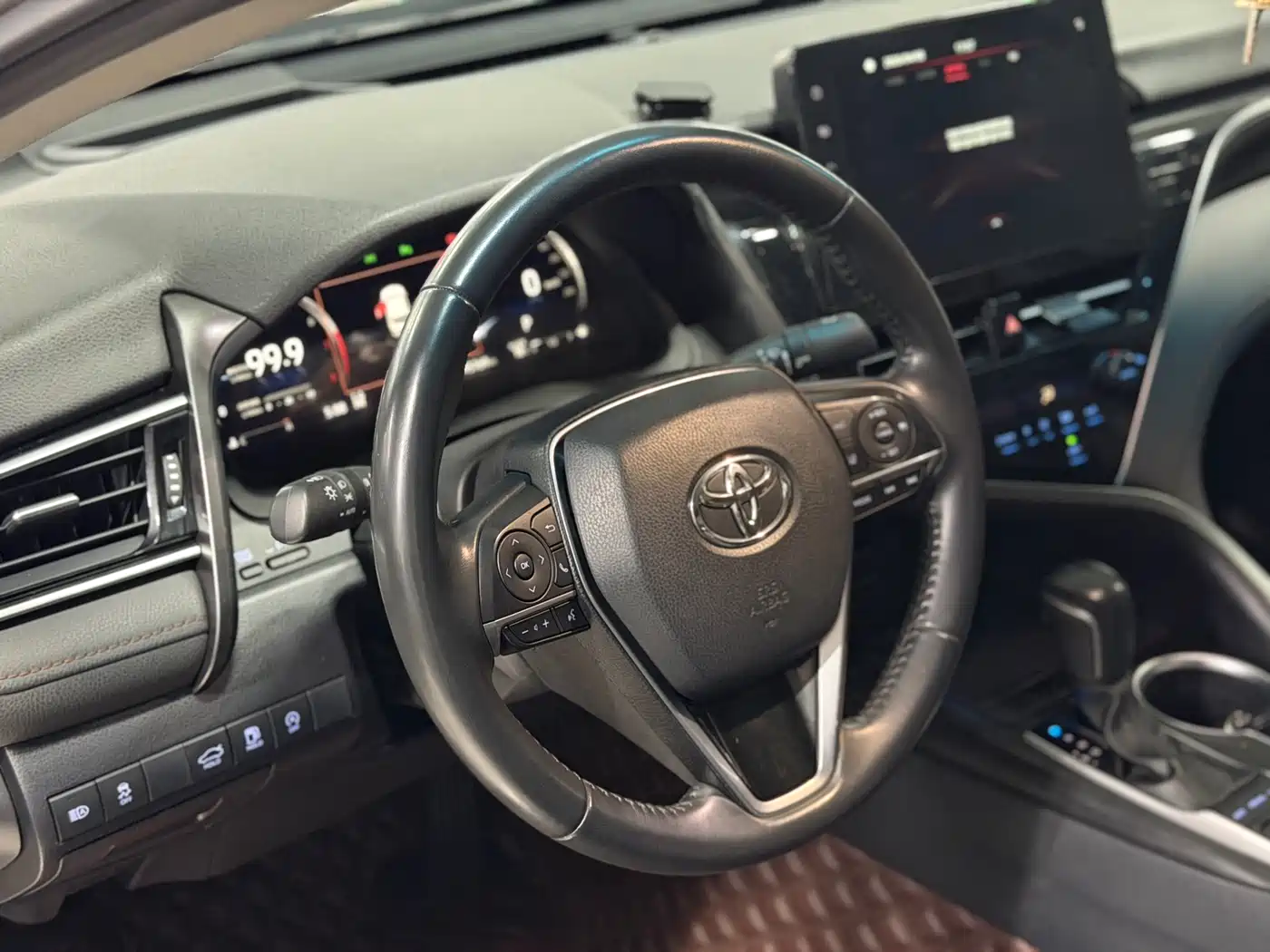 Toyota Camry 2021 2.5G Luxury Edition фото 6