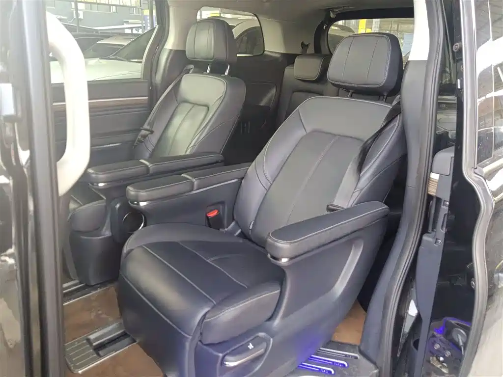 GAC Trumpchi Trumpchi M8 2021 Leading Show Series 390T Ultimate Edition фото 13