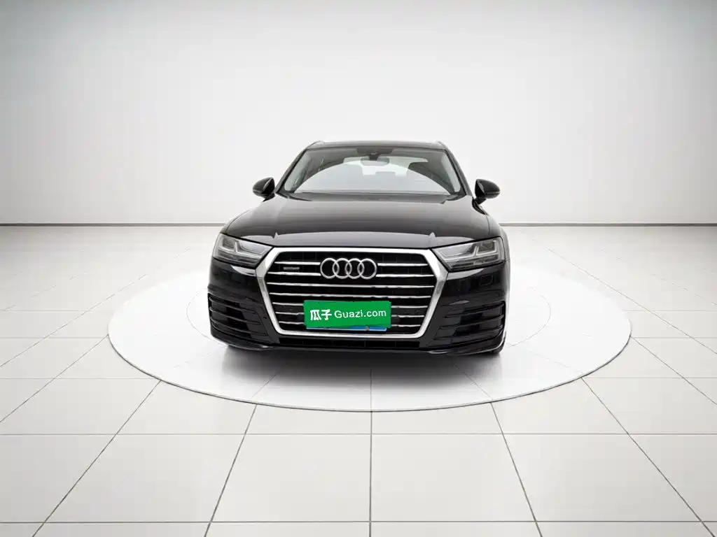Photo 2 - Audi Q7