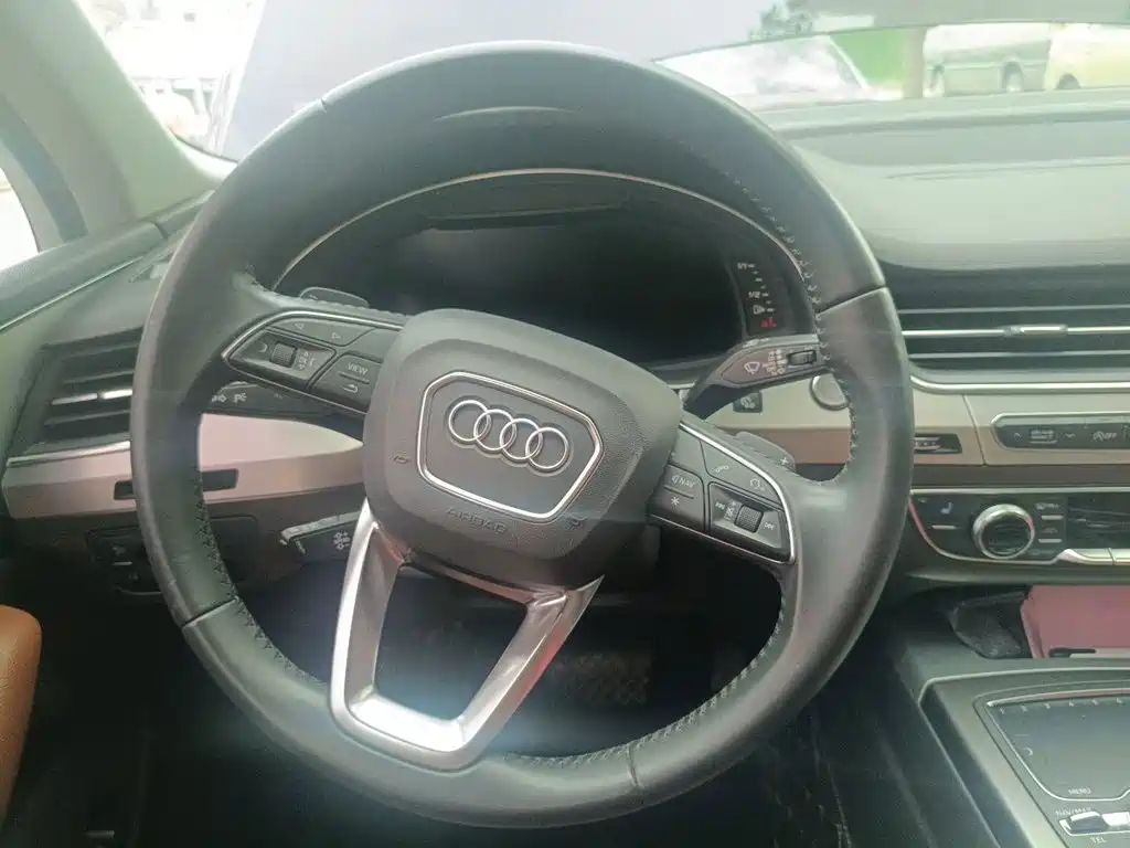 Photo 11 - Audi Q7