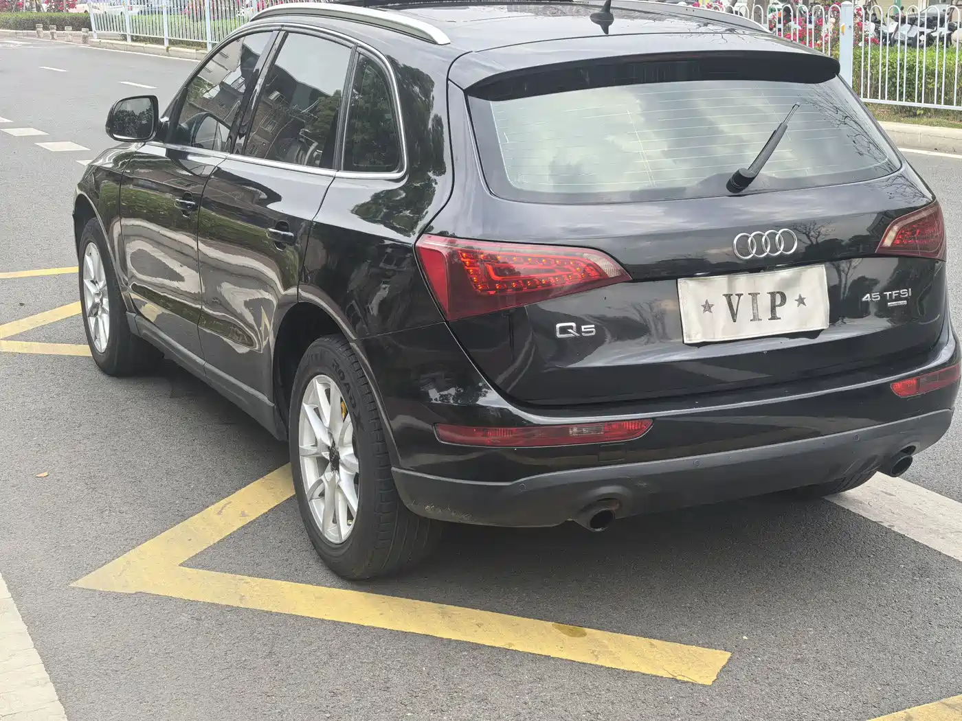 Audi Q5 2011 2.0TFSI Comfort фото 6
