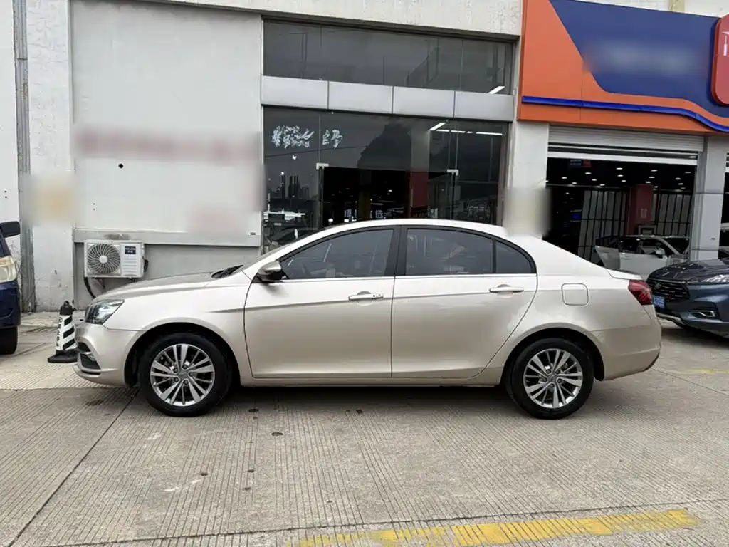 Фото 5 - Geely Emgrand