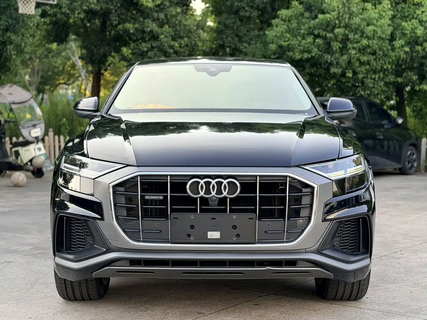 Фото 2 - Audi Q8