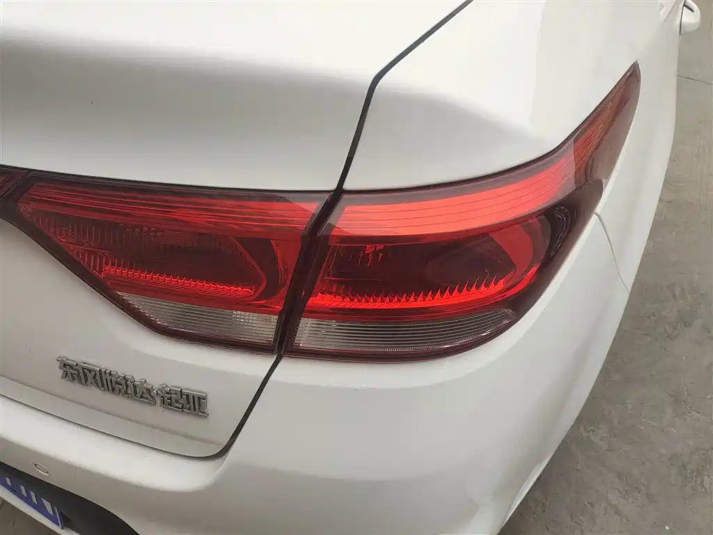 Kia K2 2017 Sedan 1.4L MT 15th Anniversary Special Edition GLS фото 24