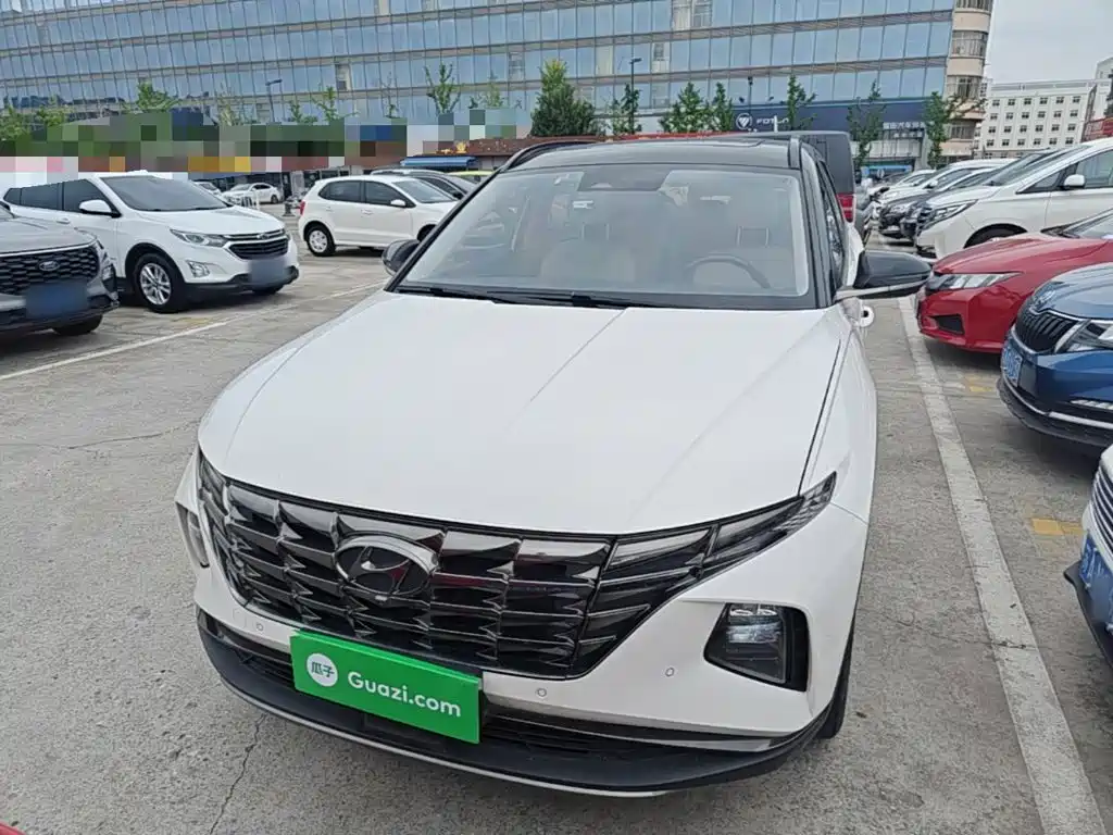 Фото 3 - Hyundai Tucson