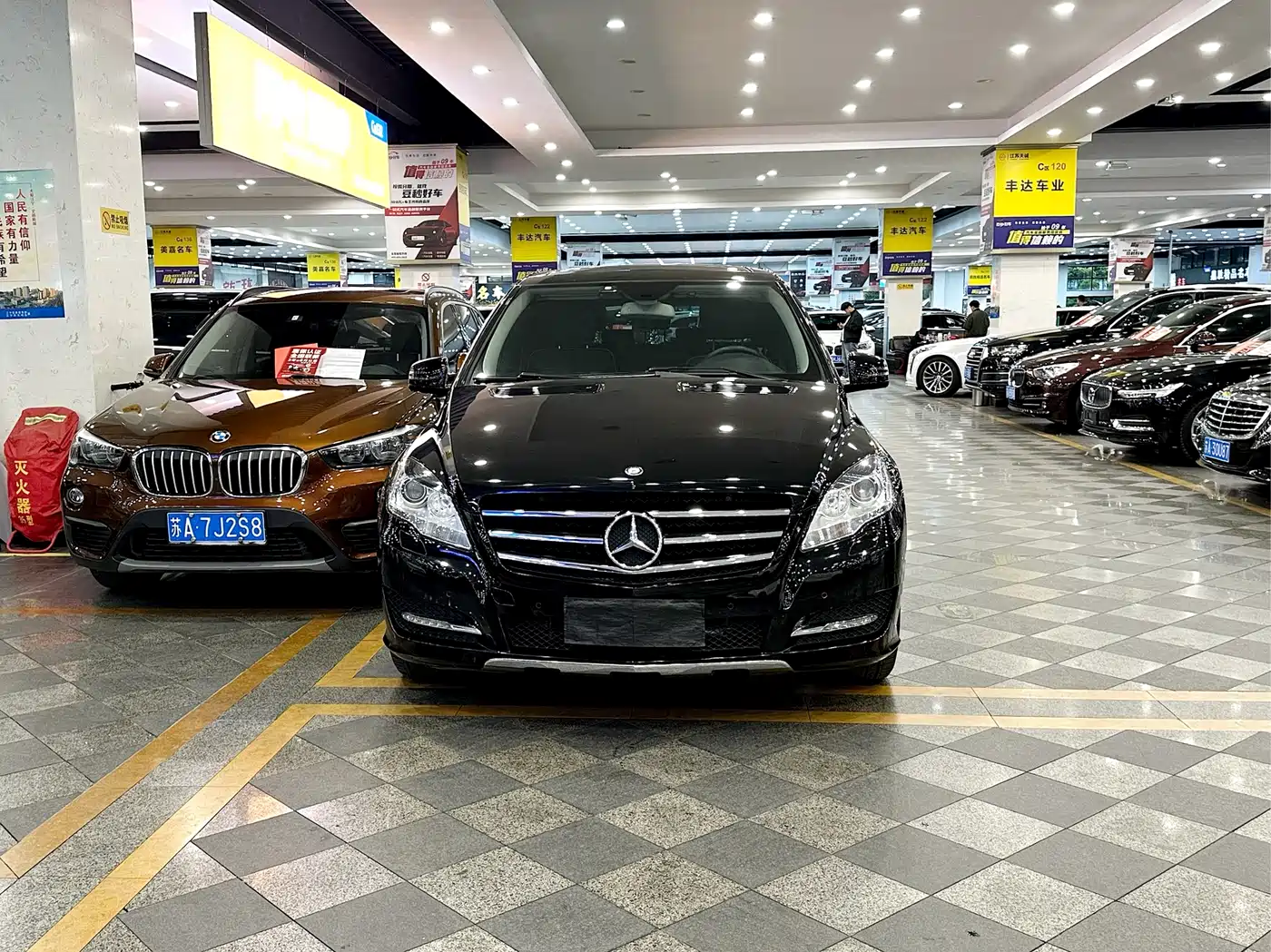 Mercedes-Benz R-Class 2017 R 320 4MATIC Business Collector's Edition фото 2