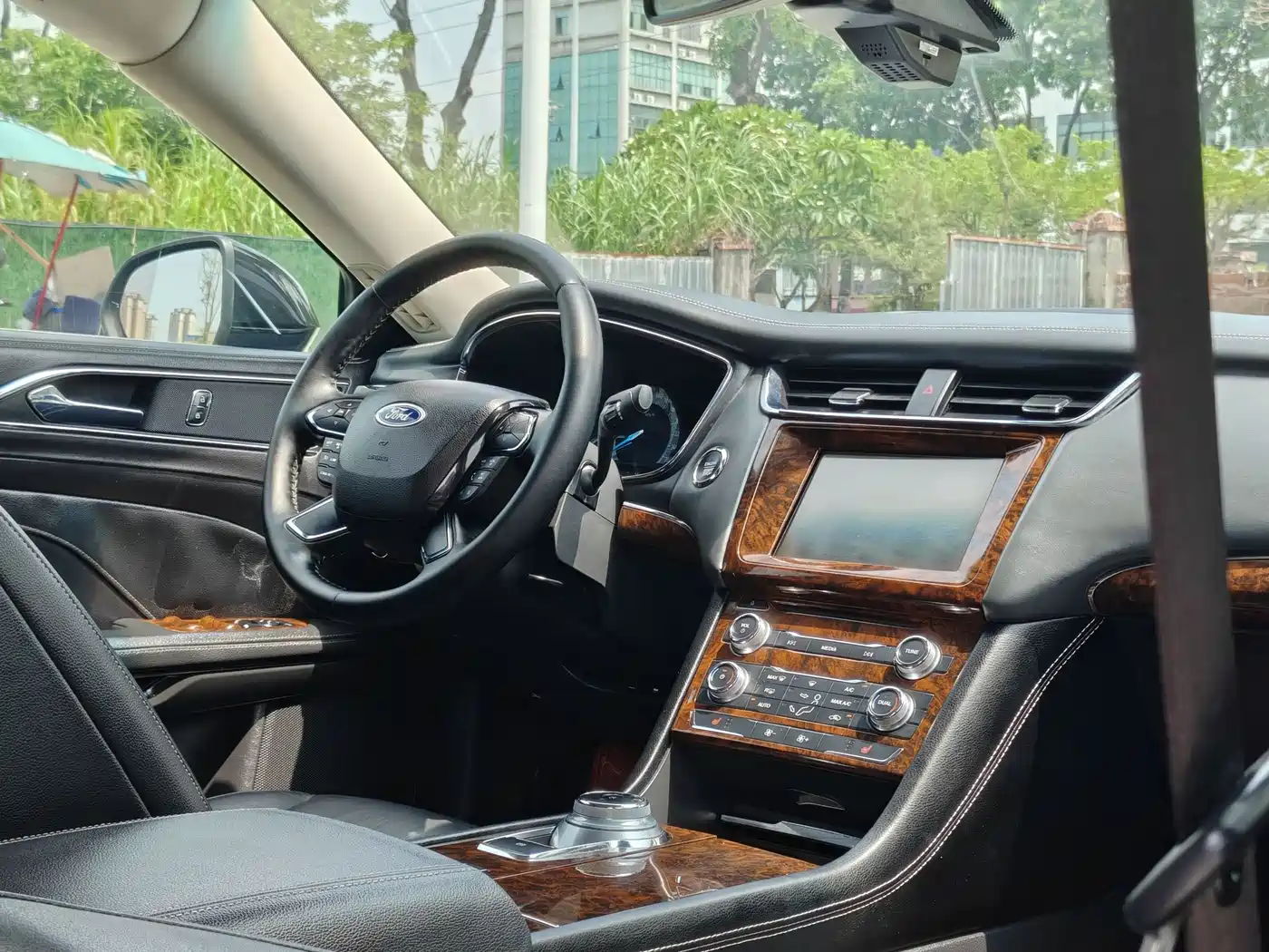 Фото 8 - Ford Taurus