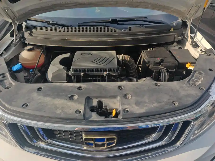 Фото 10 - Geely Vision X3