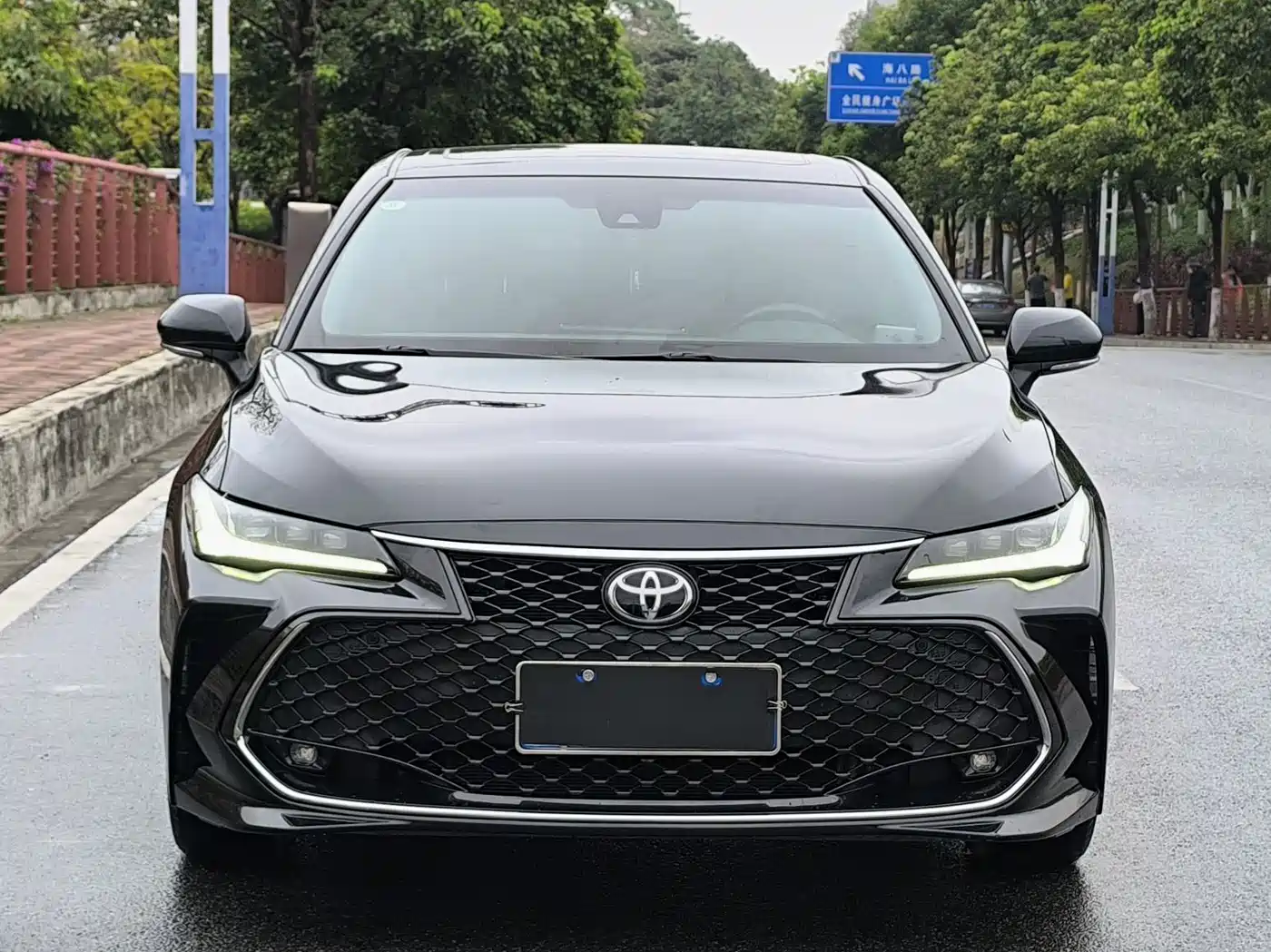Toyota Avalon 2023 2.5L Luxury Edition фото 3