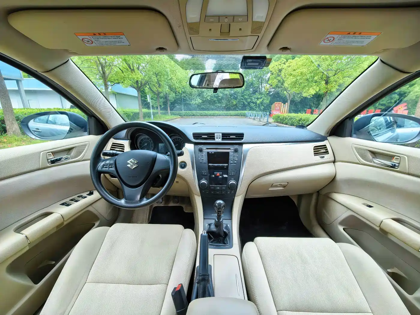 Suzuki Kizashi 2014 2011 2.4L 2WD Manual Standard Edition