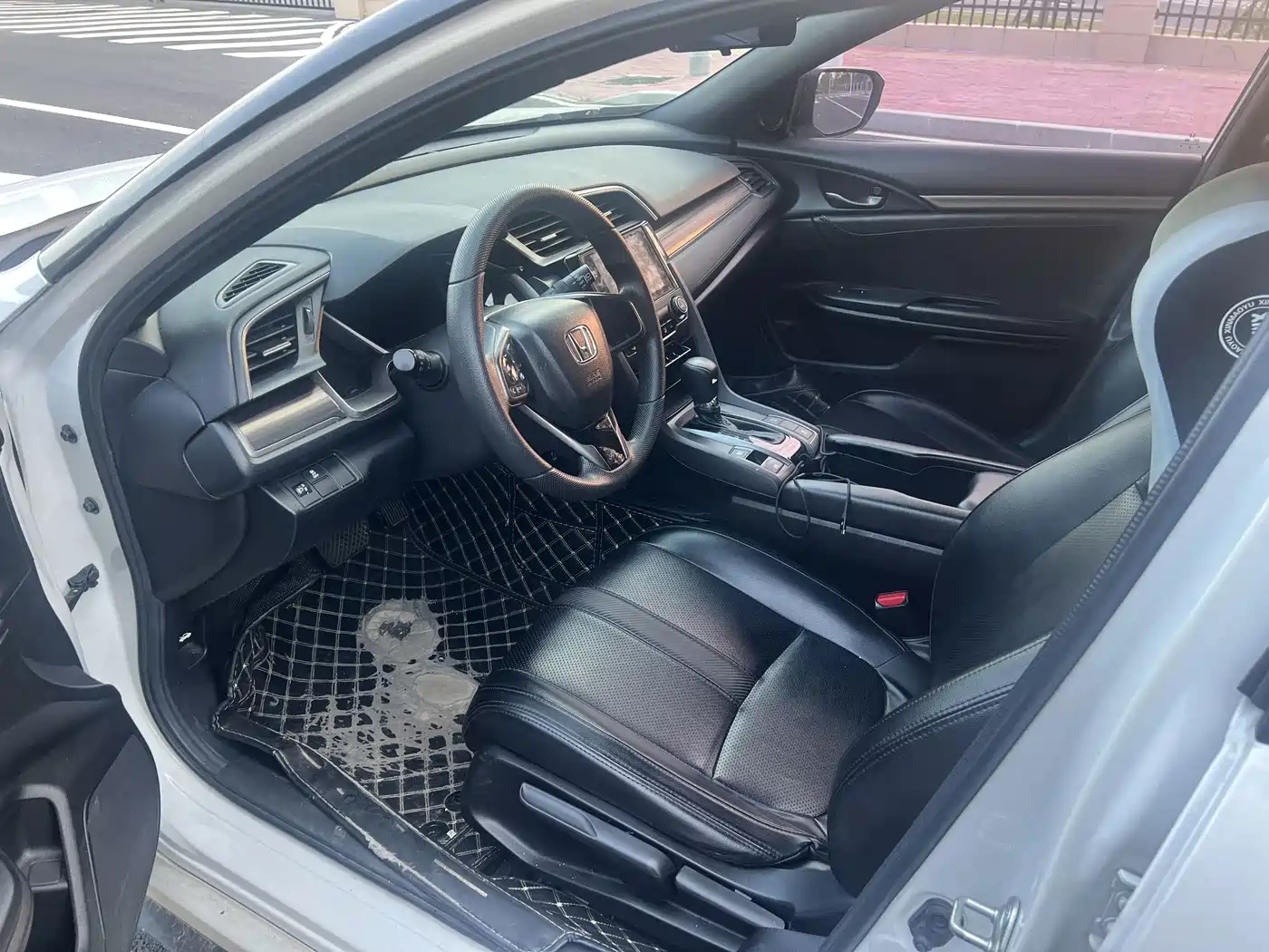 Фото 4 - Honda Civic