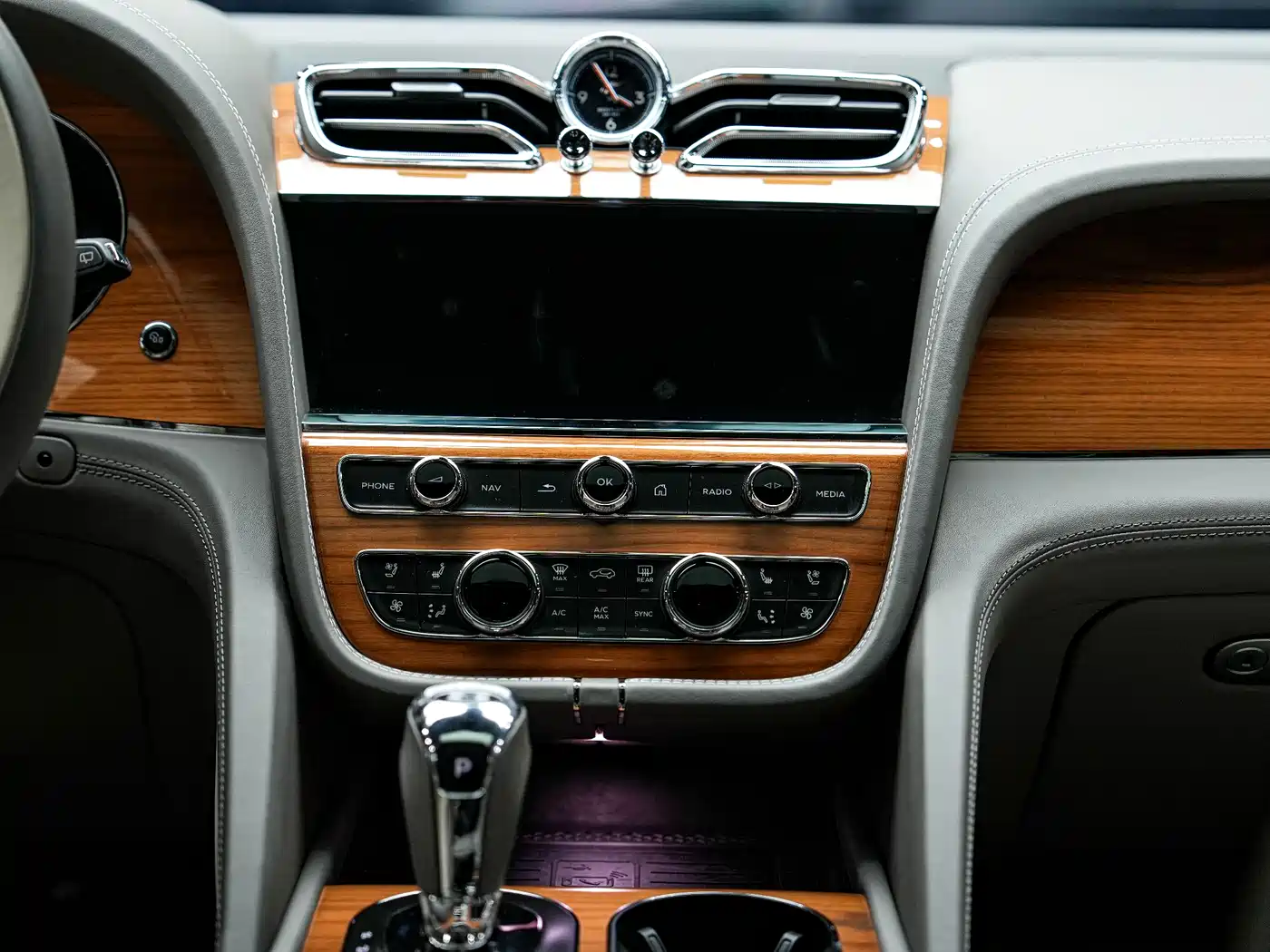 Bentley Bentayga 2021 4.0T V8 фото 27
