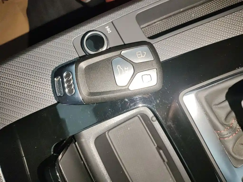 Audi Q5L 2025 40 TFSI Luxury Dynamic фото 9