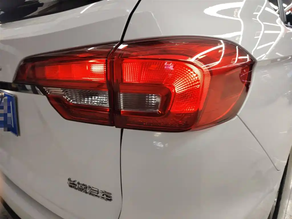 Haval M6 2017 1.5T Automatic 2WD Elite фото 8