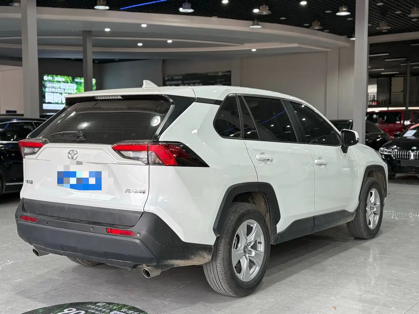 Toyota RAV4 Rongfang 2023 2.0L CVT 2WD Urban Edition фото 13
