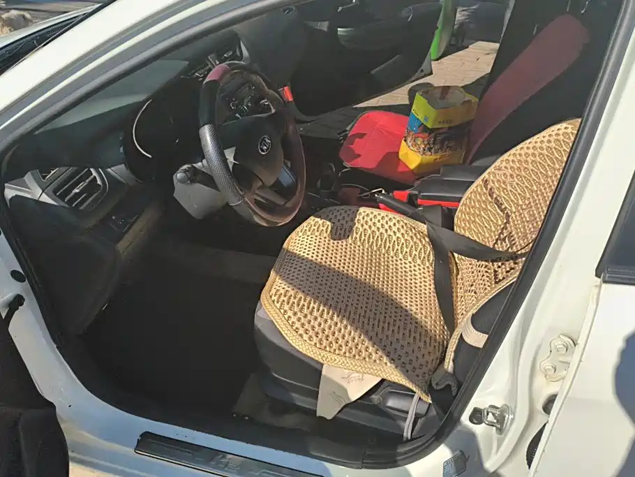 Kia K2 2013 2012 Sedan 1.4L AT GLS Commemorative Edition