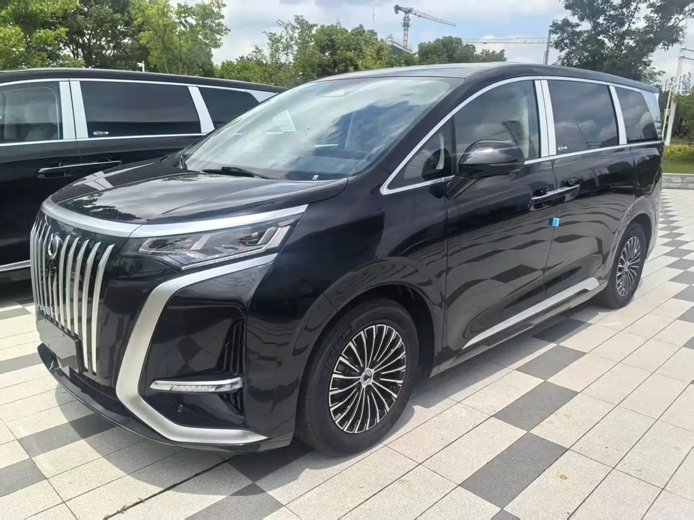 Denza D9 2024 EV 620 Premium