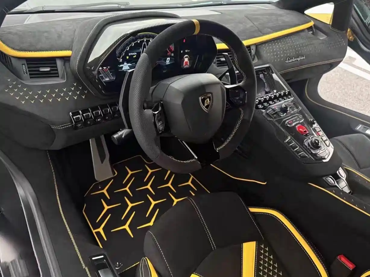 Lamborghini Aventador 2013 2011 LP 700-4