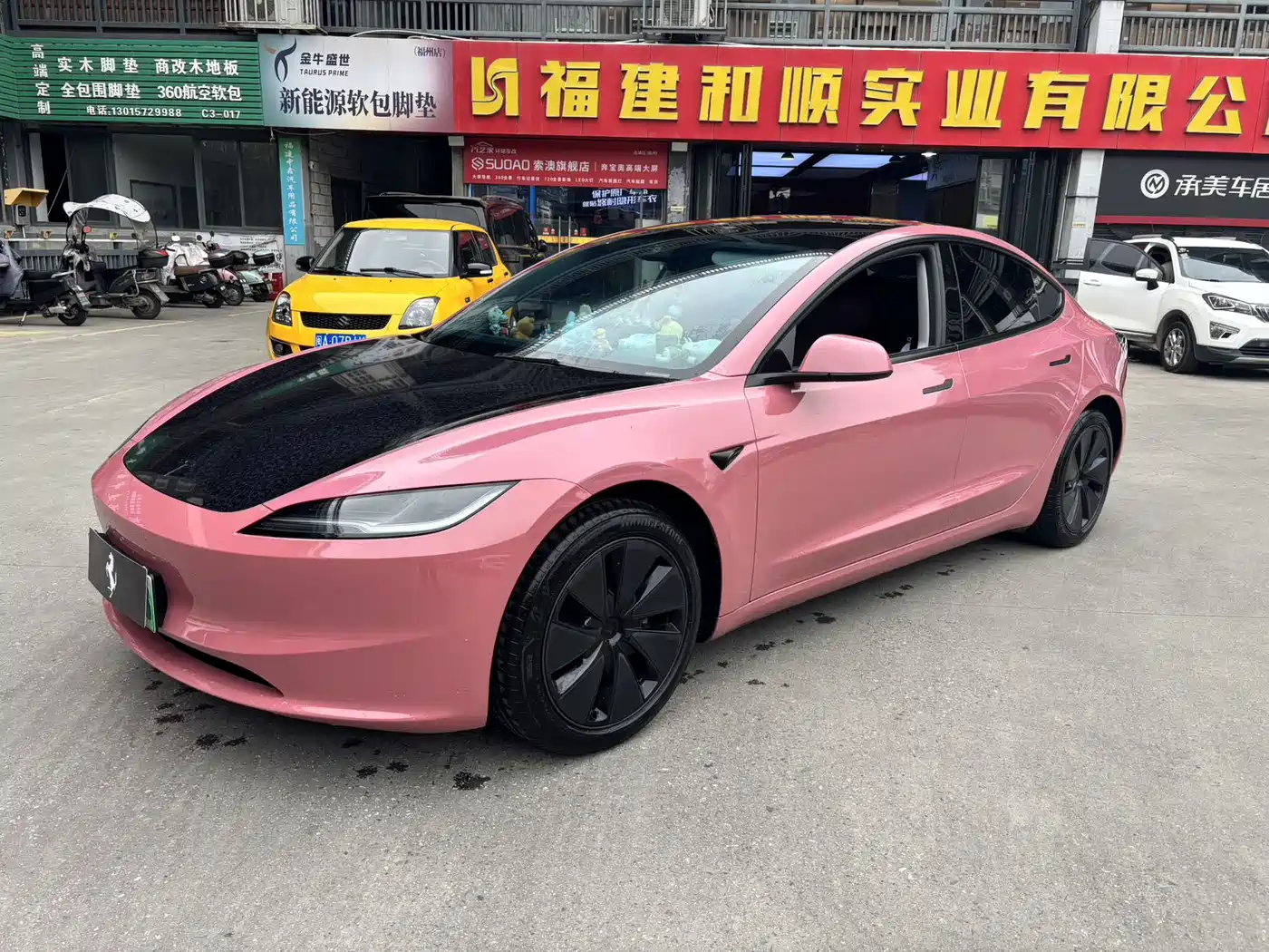TESLA MODEL 3