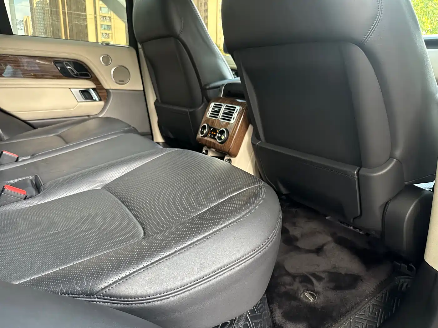 Land Rover Range Rover 2018 3.0 SC V6 Vogue Heritage Edition фото 12