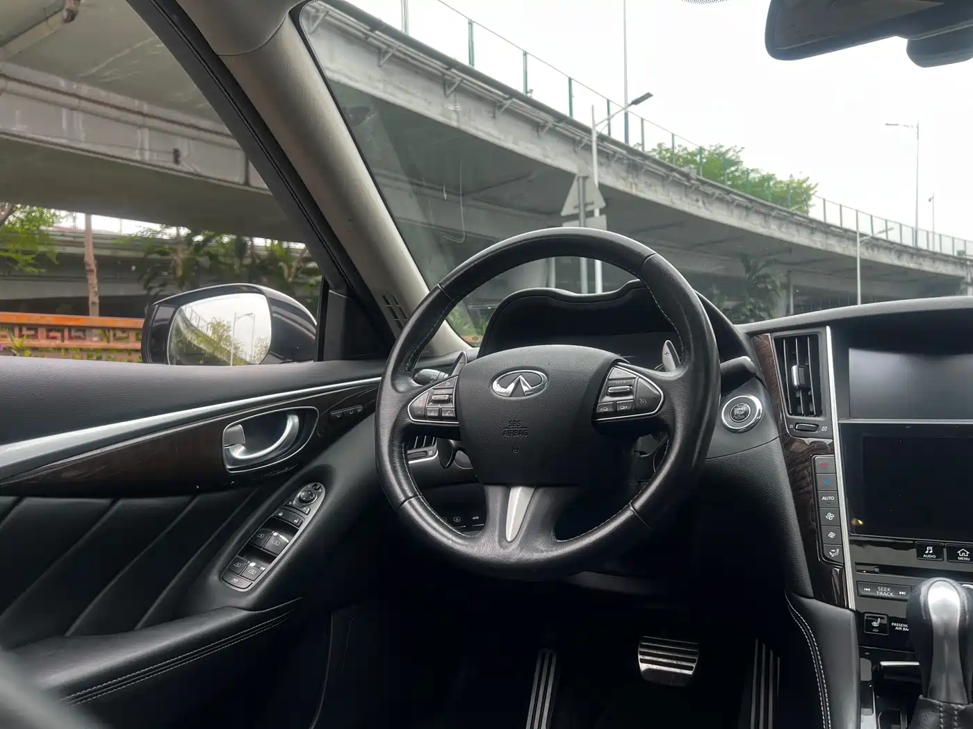 Фото 34 - Infiniti Q50L