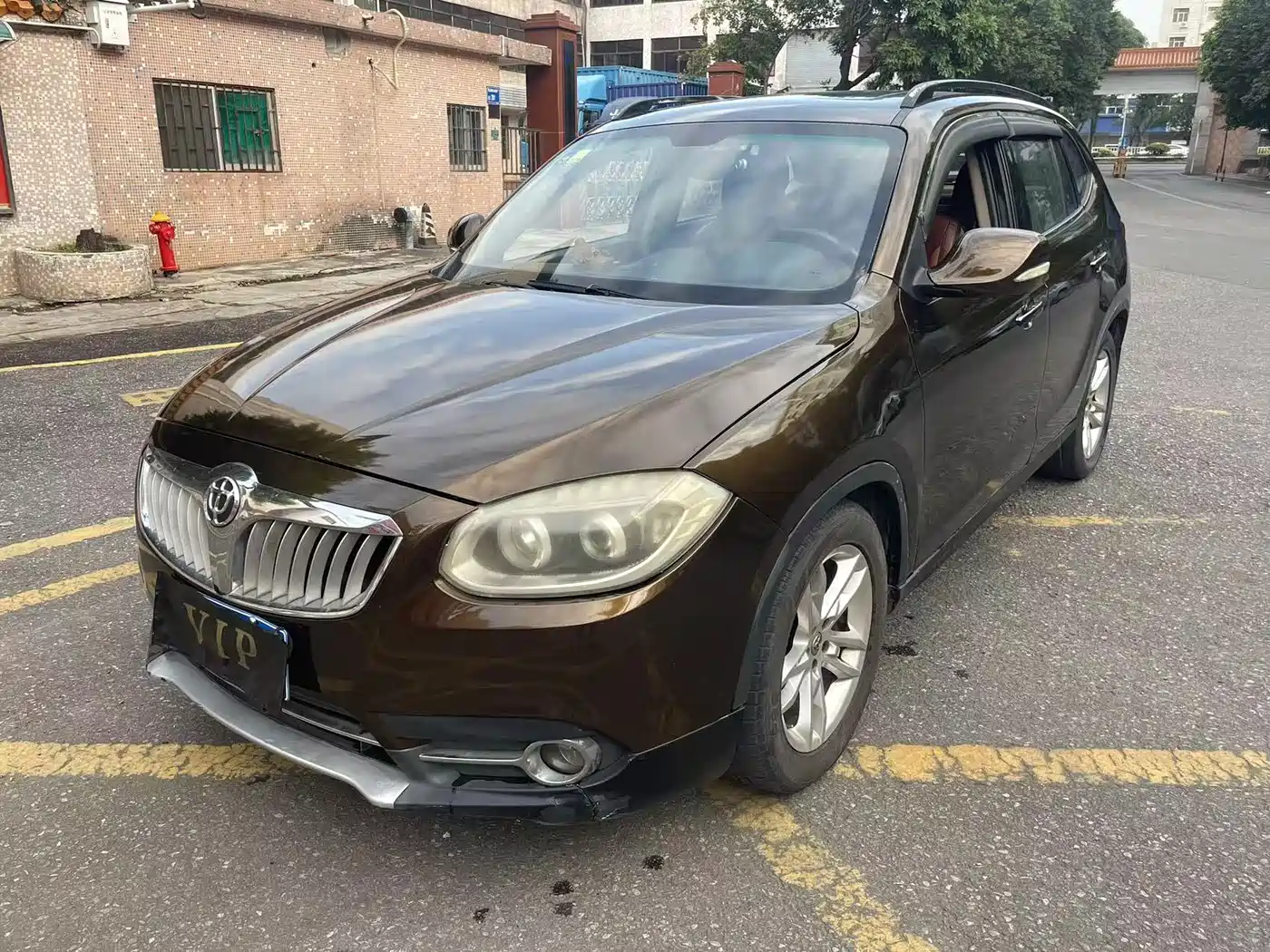 Фото 1 - Zhonghua V5