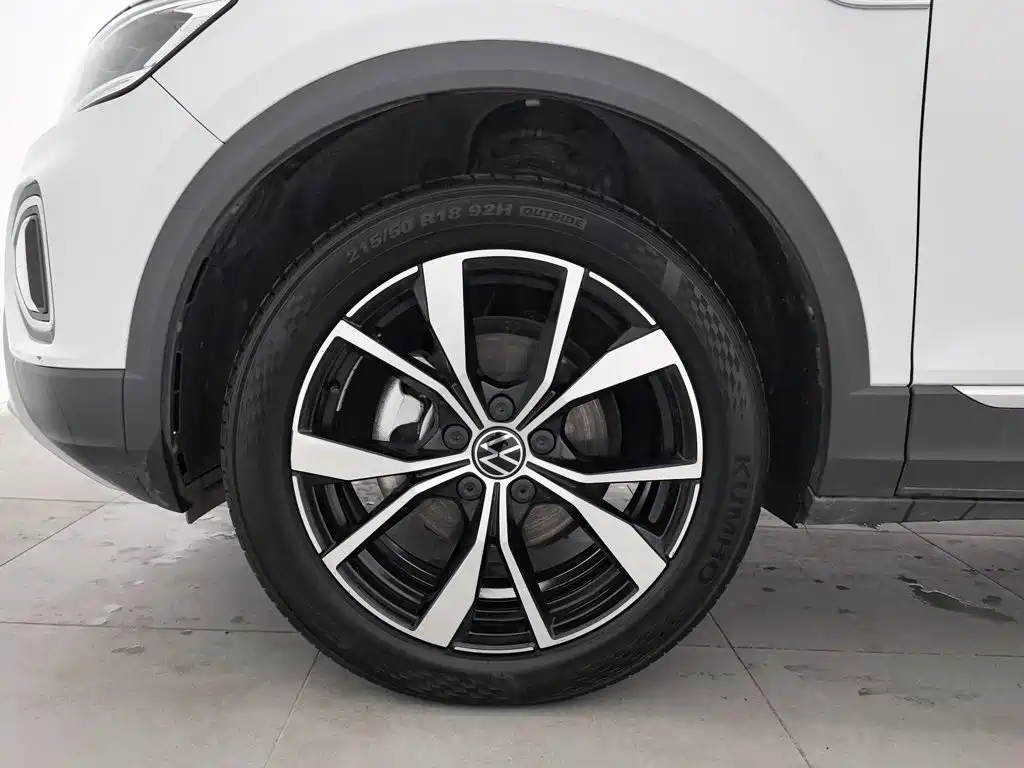 Фото 17 - Volkswagen T-ROC