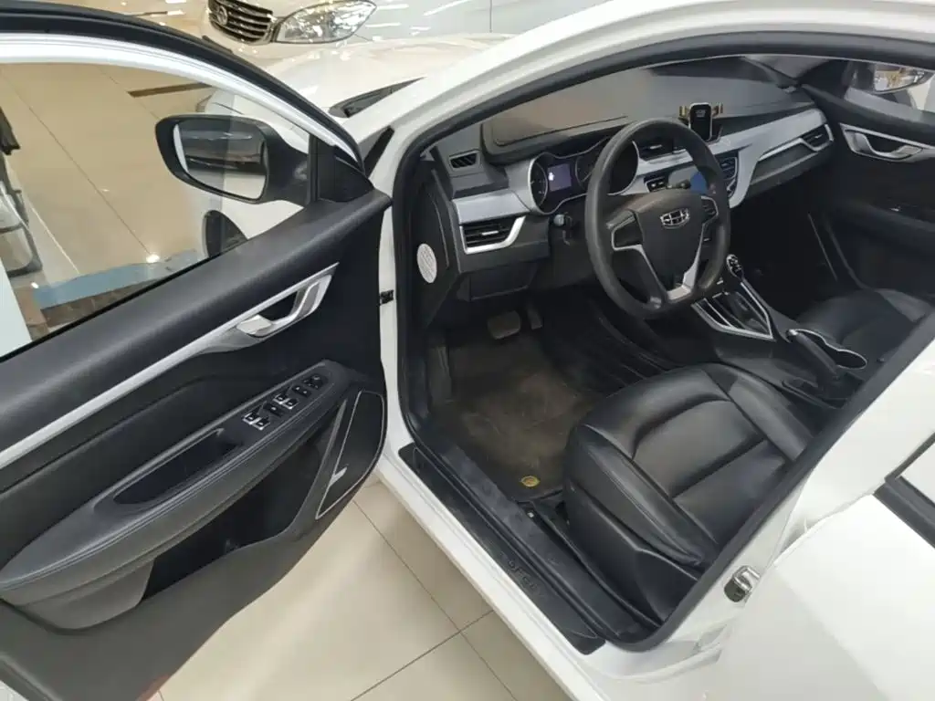 Фото 16 - Geely Vision