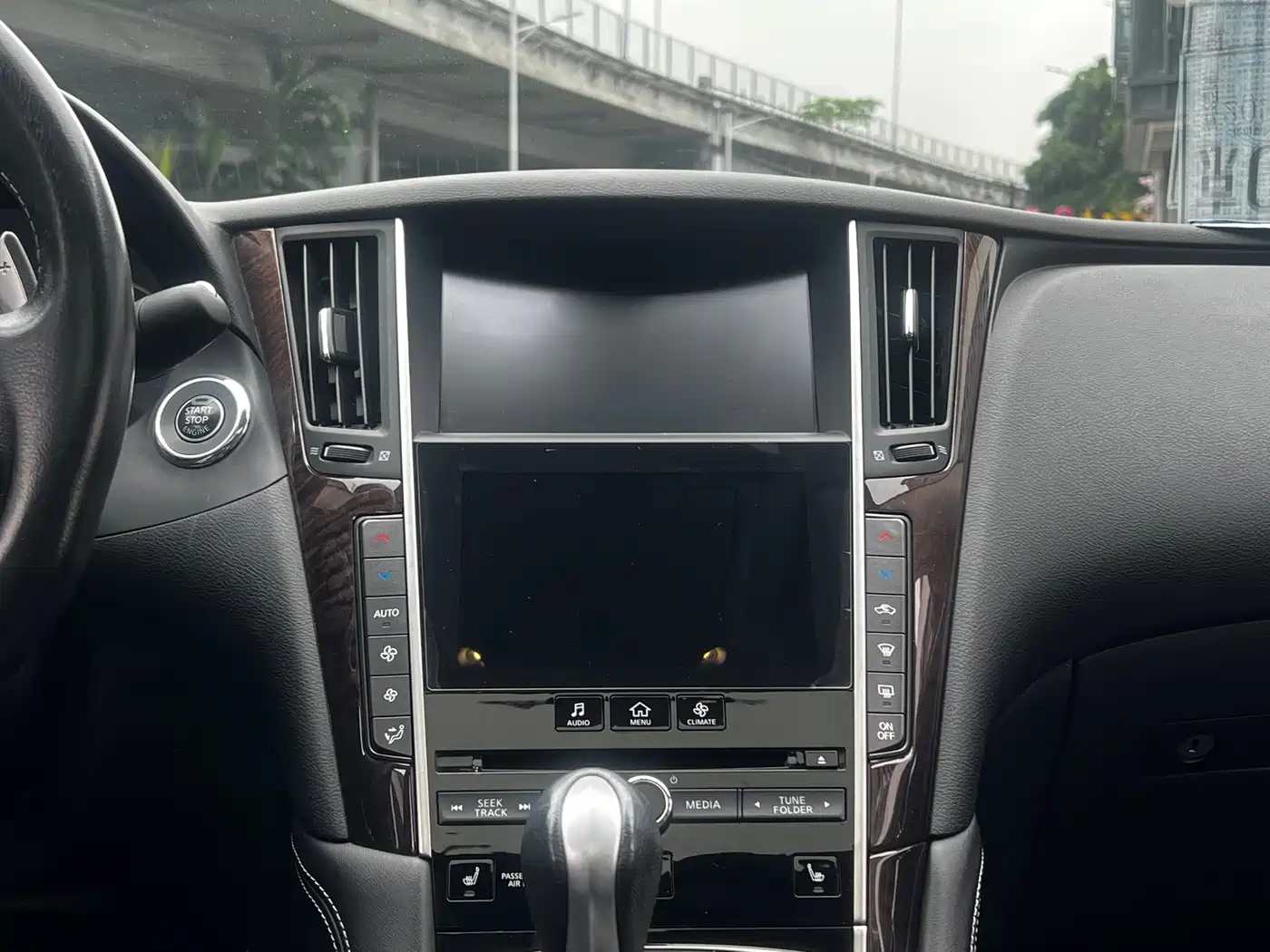 Фото 36 - Infiniti Q50L