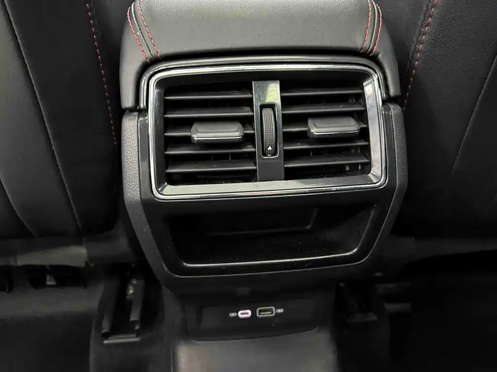 Škoda Karoq 2024 2023 TSI280 Luxury Edition