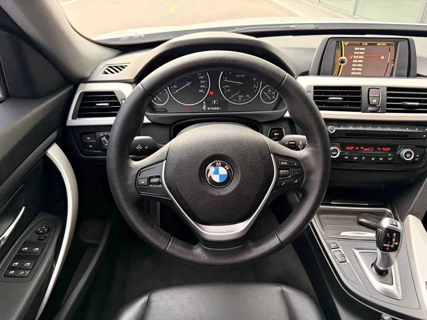 BMW 3 Series GT 2014 2013 Model 320i Leading