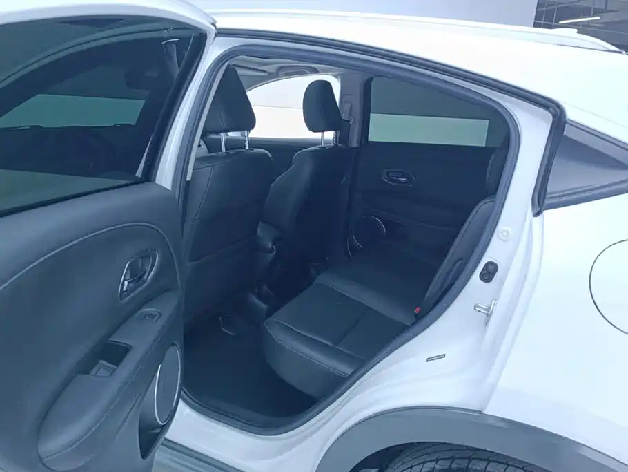 Photo 11 - Honda Vezel