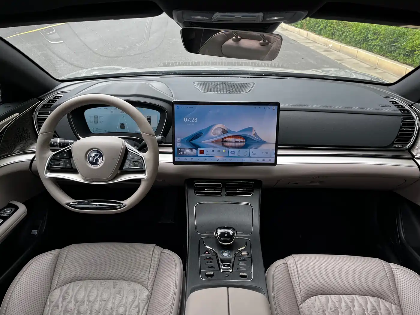 BYD Han 2025 DM-i 125KM Premium фото 6