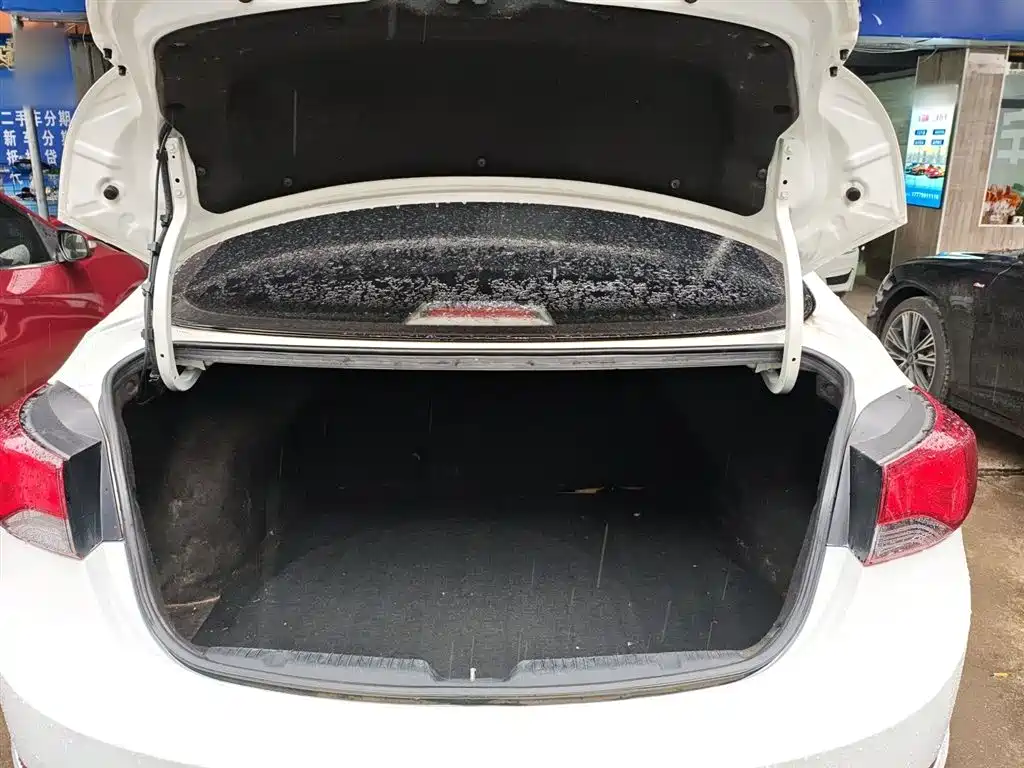 Hyundai Langdong 2016 1.6L Automatic Smart Edition фото 18