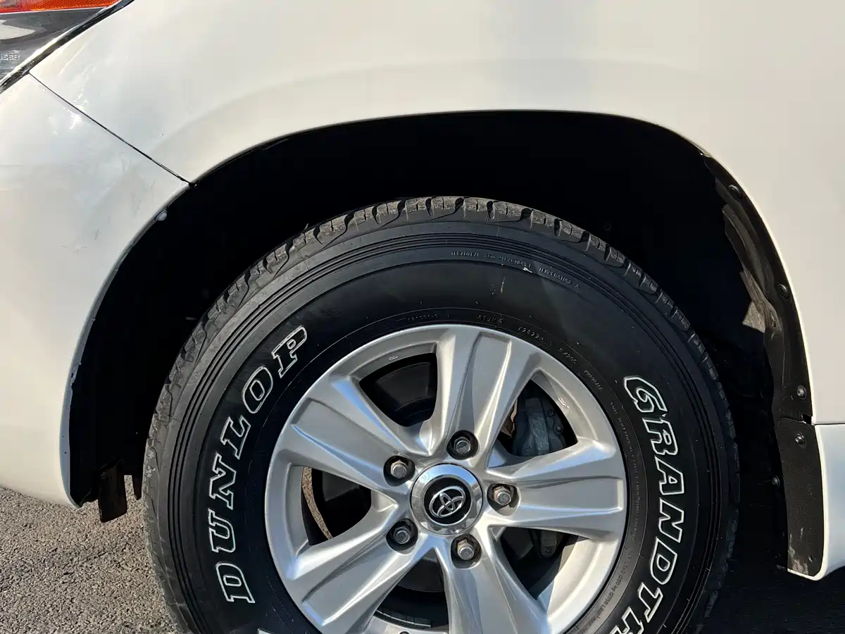 Toyota Land Cruiser 2012 4.0L Automatic VX фото 11